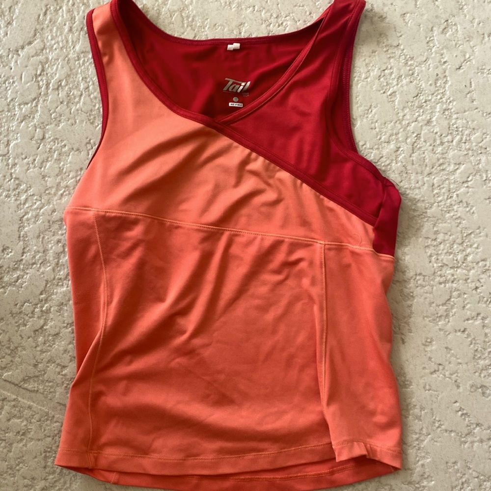 Tail 2 toned Coral and Burt Orange Pickleball Tennis Tank xs